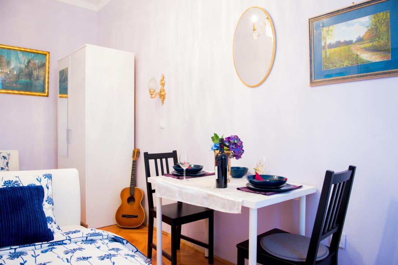 2 On Seven Apartma